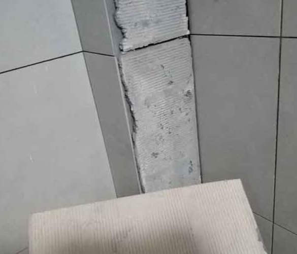 金坛瓷砖空鼓维修公司分享下厨房瓷砖脱落的补救措施。